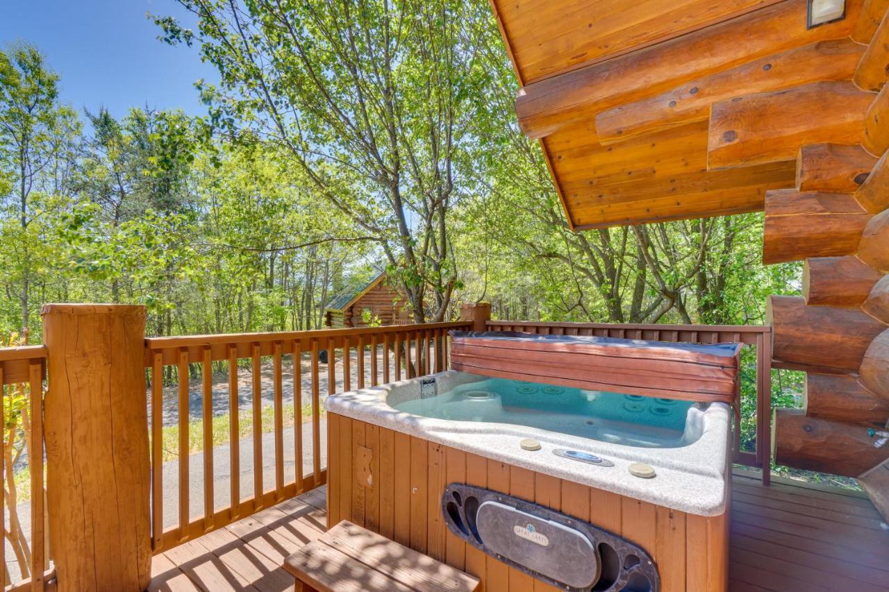 Idyllic Gatlinburg Cabin With Hot Tub And Balcony! エクステリア 写真