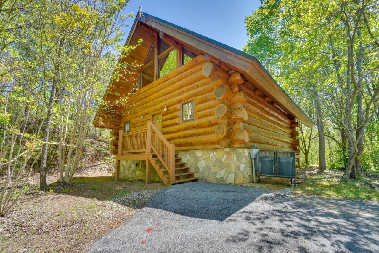 Idyllic Gatlinburg Cabin With Hot Tub And Balcony! エクステリア 写真