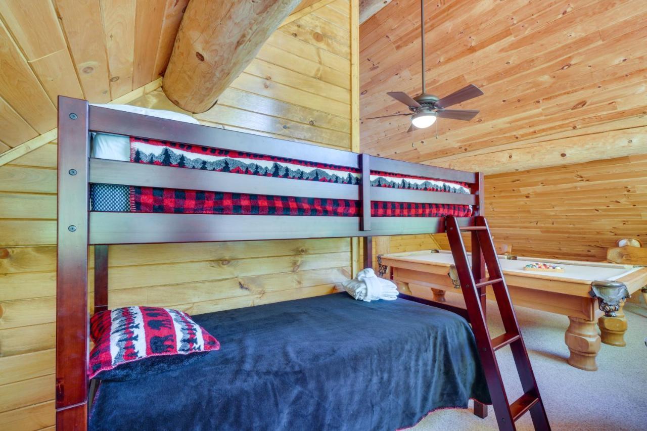 Idyllic Gatlinburg Cabin With Hot Tub And Balcony! エクステリア 写真