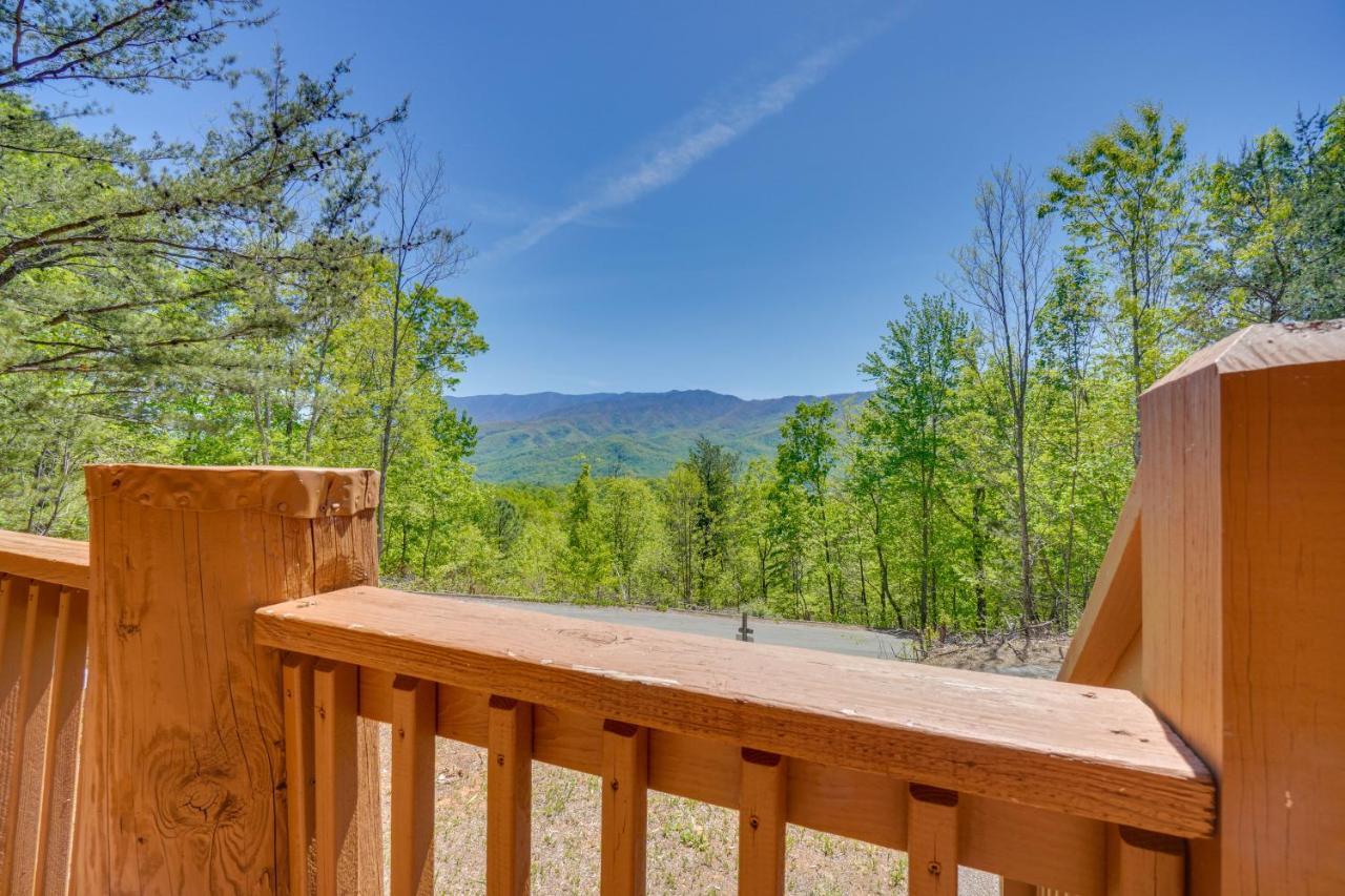 Idyllic Gatlinburg Cabin With Hot Tub And Balcony! エクステリア 写真