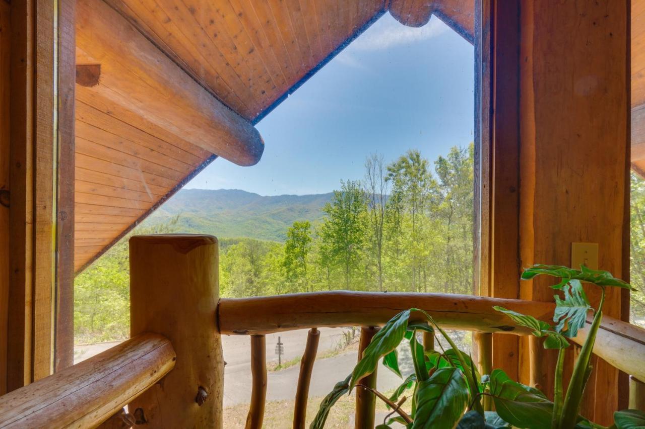 Idyllic Gatlinburg Cabin With Hot Tub And Balcony! エクステリア 写真